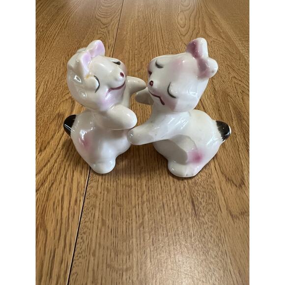 Vintage Bunny Hug Van Tellingensalt & pepper shaker set. Corks are inside. - Picture 2 of 10